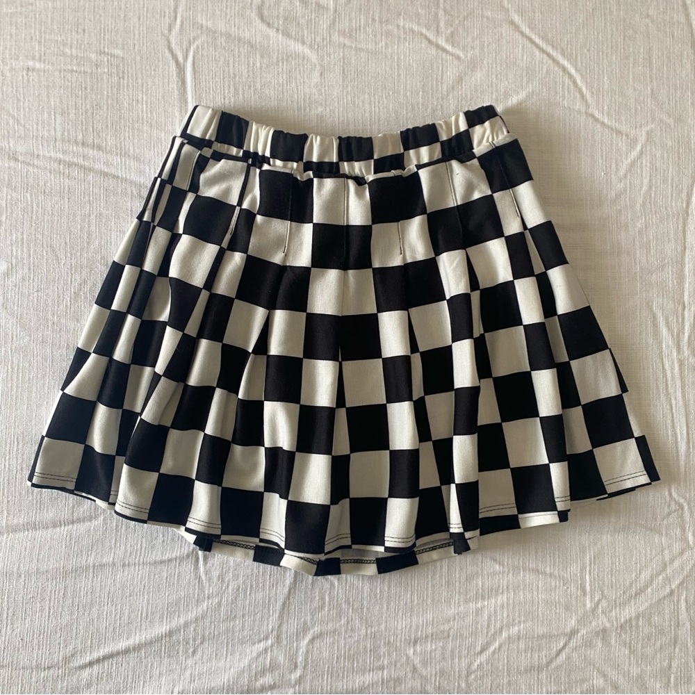 Black and White Pleated Skater Mini Skirt